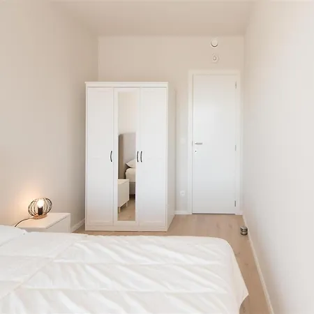 Apartamento Serene With Mountain View